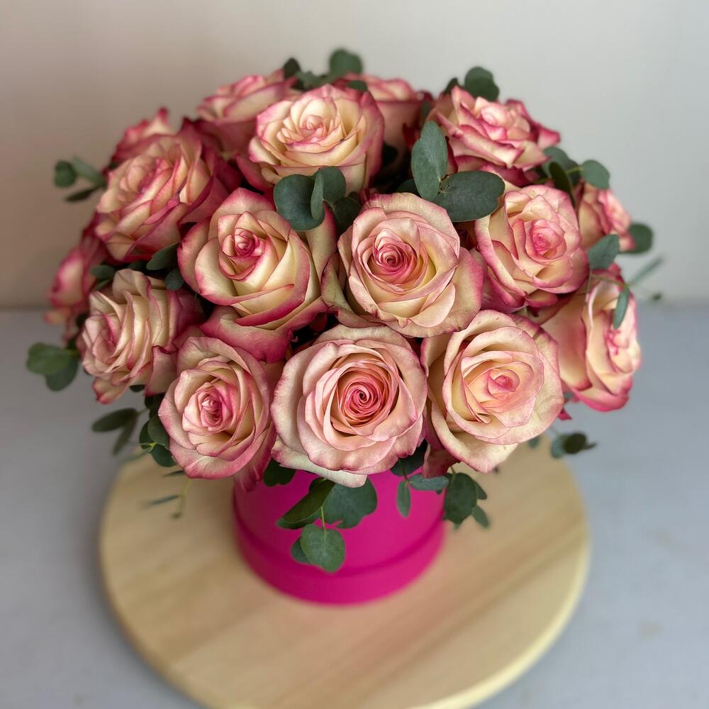 Розы в шляпной коробке, сорт розы на момент заказа